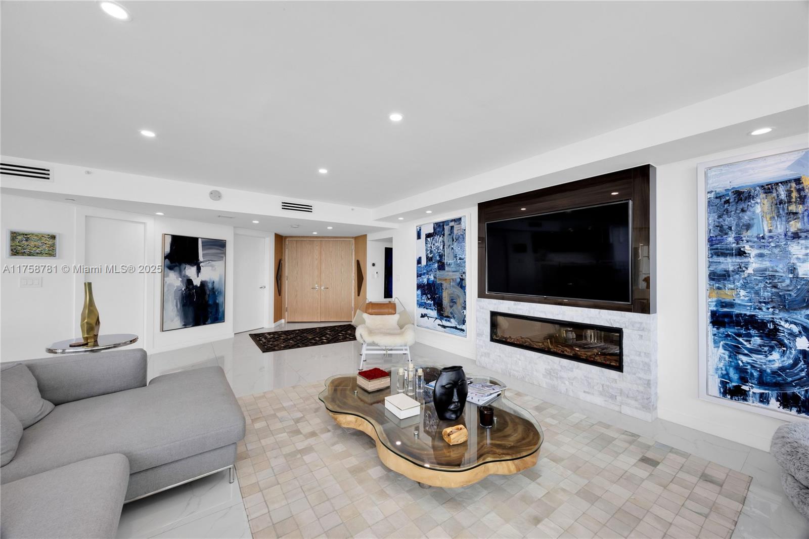 2127 Brickell Ave # 801