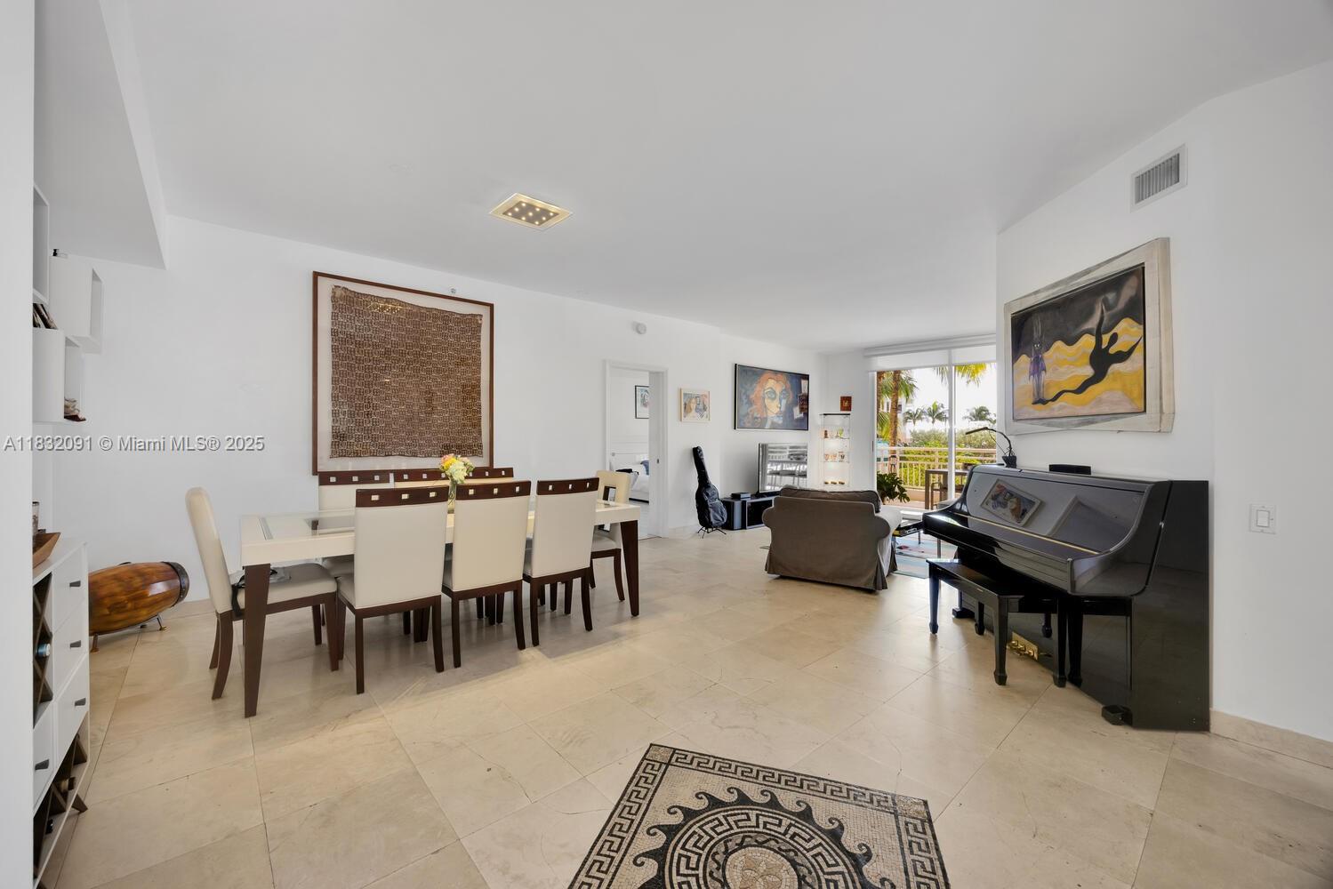888 Brickell Key Dr # 607