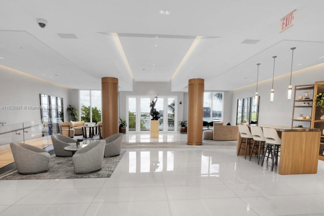 888 Brickell Key Dr # 607