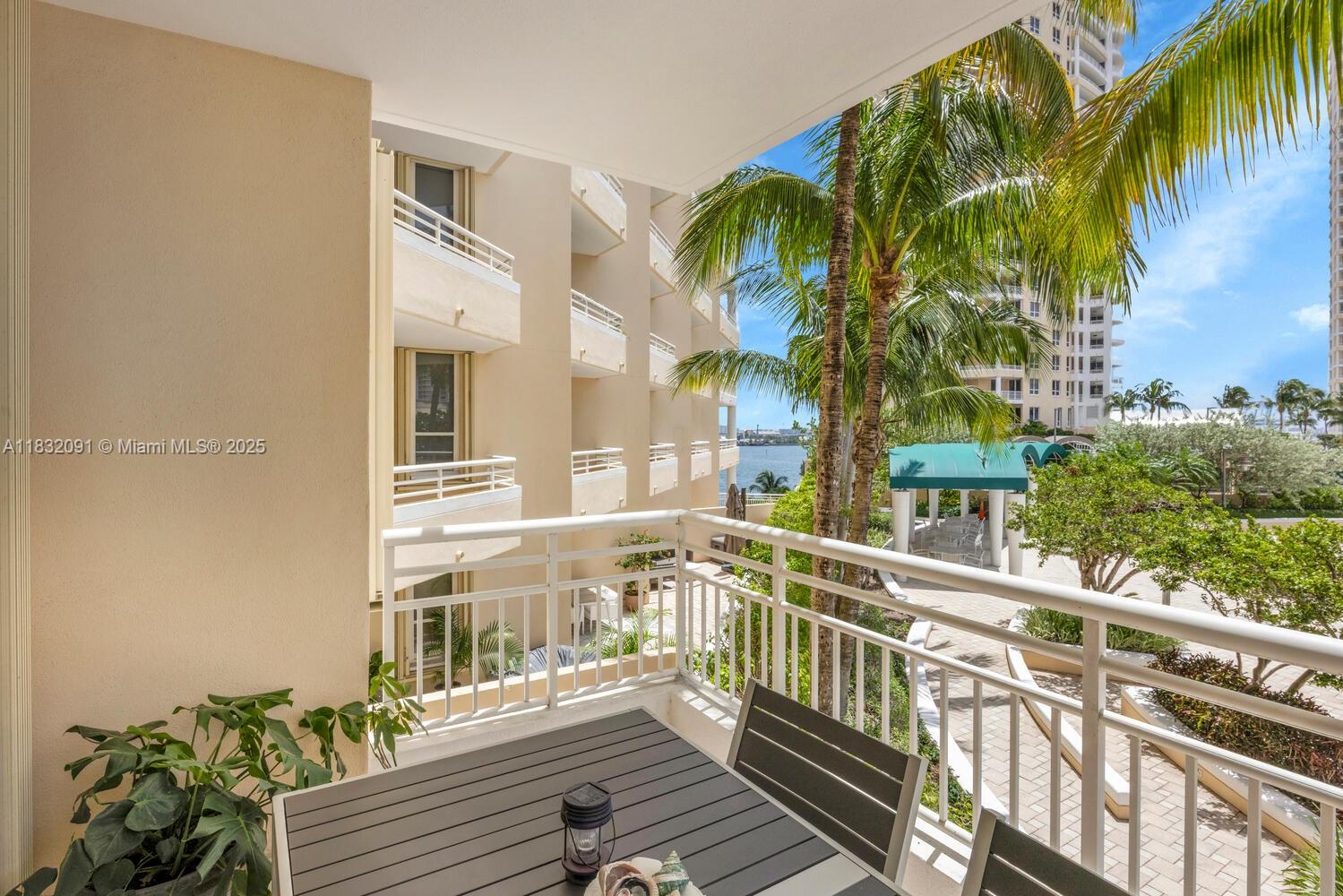 888 Brickell Key Dr # 607