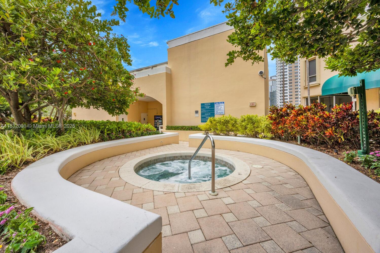 888 Brickell Key Dr # 607