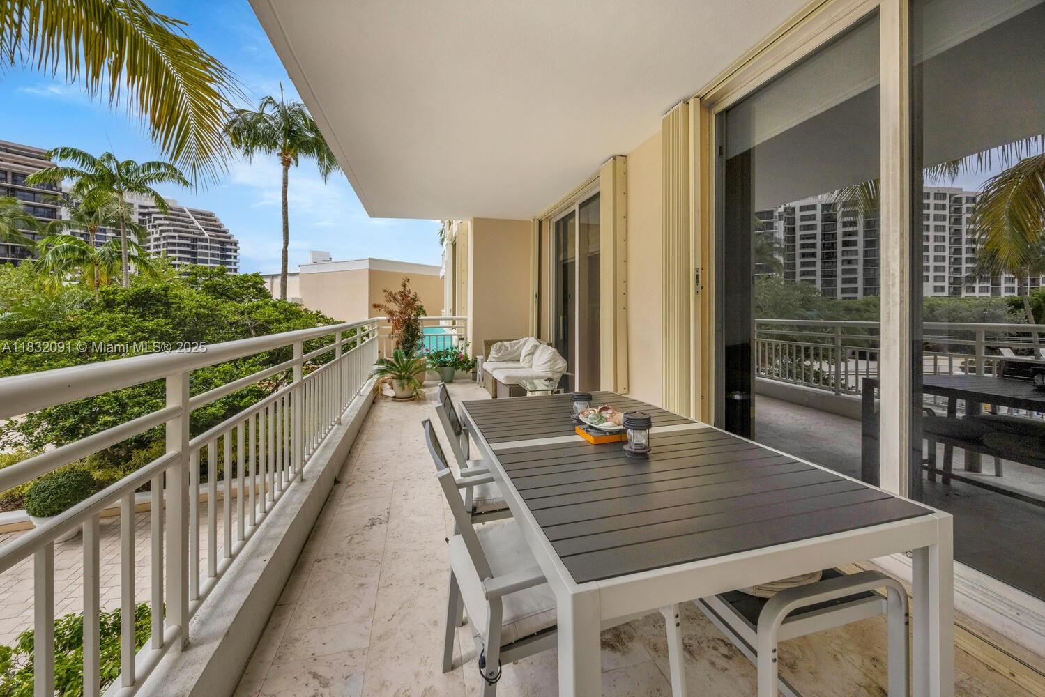 888 Brickell Key Dr # 607
