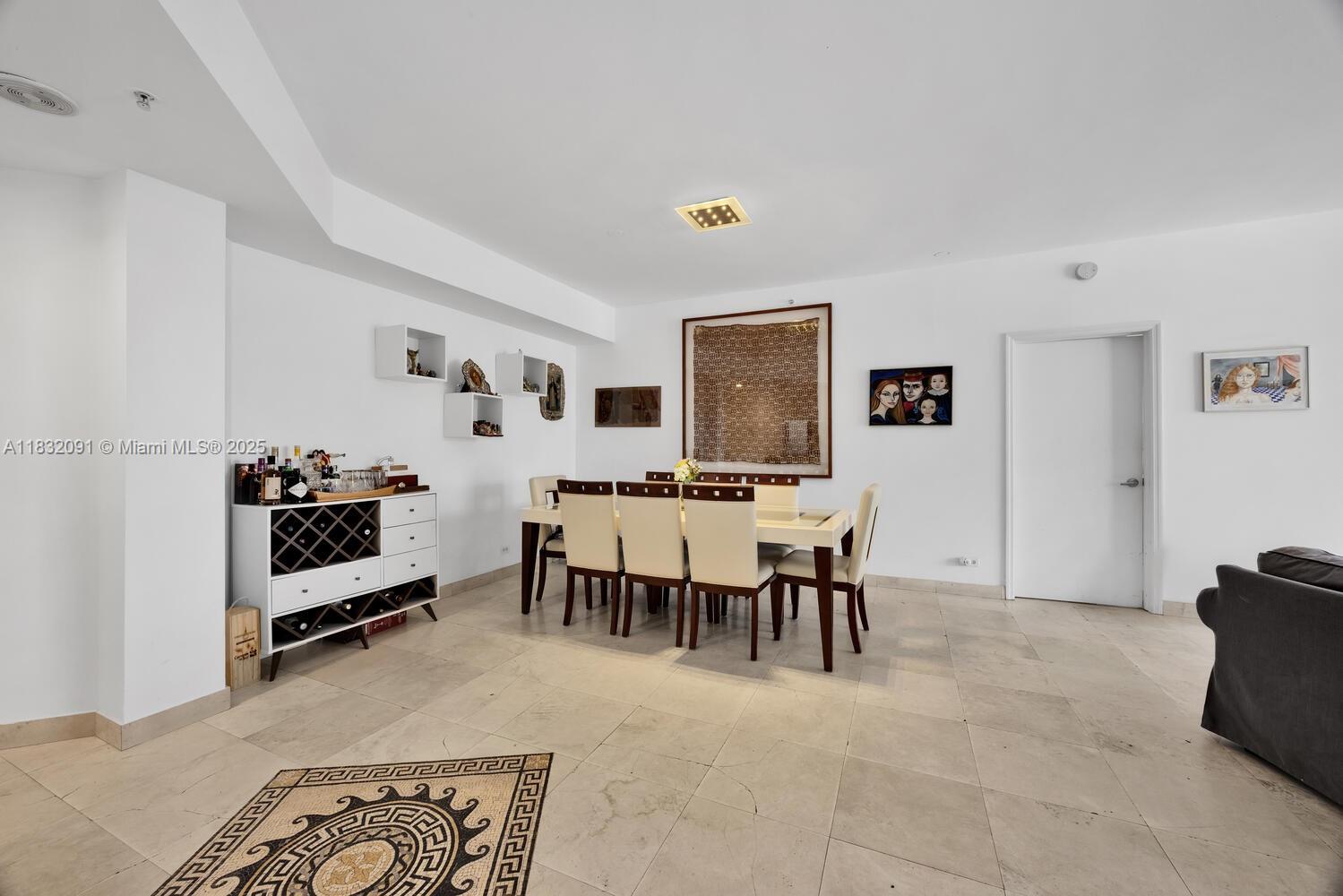 888 Brickell Key Dr # 607