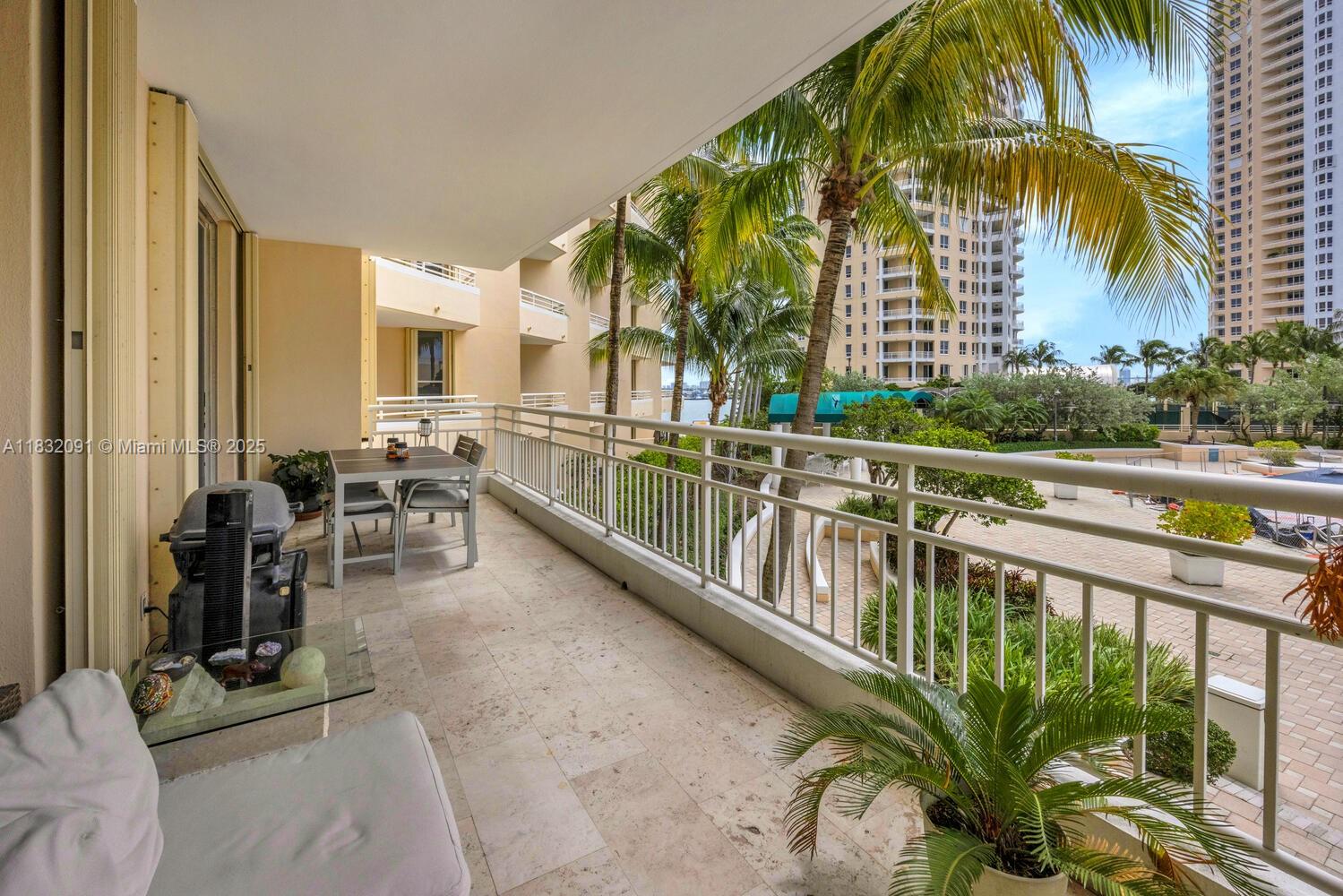 888 Brickell Key Dr # 607