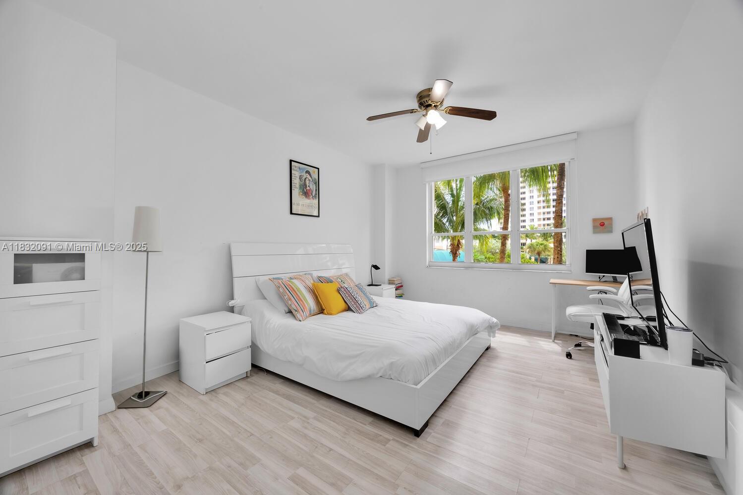 888 Brickell Key Dr # 607
