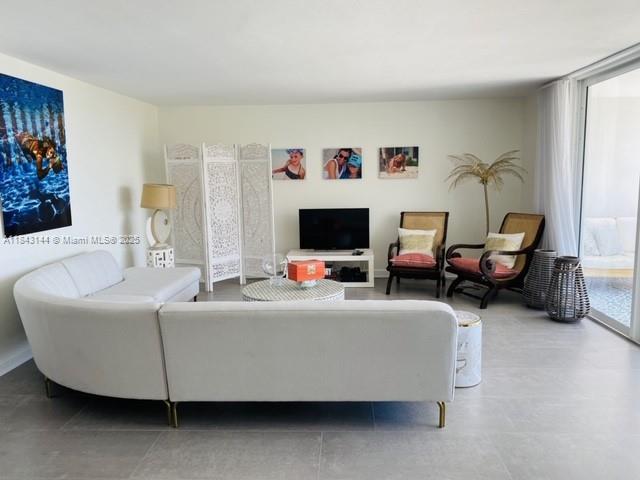 613 Ocean Dr # 8C