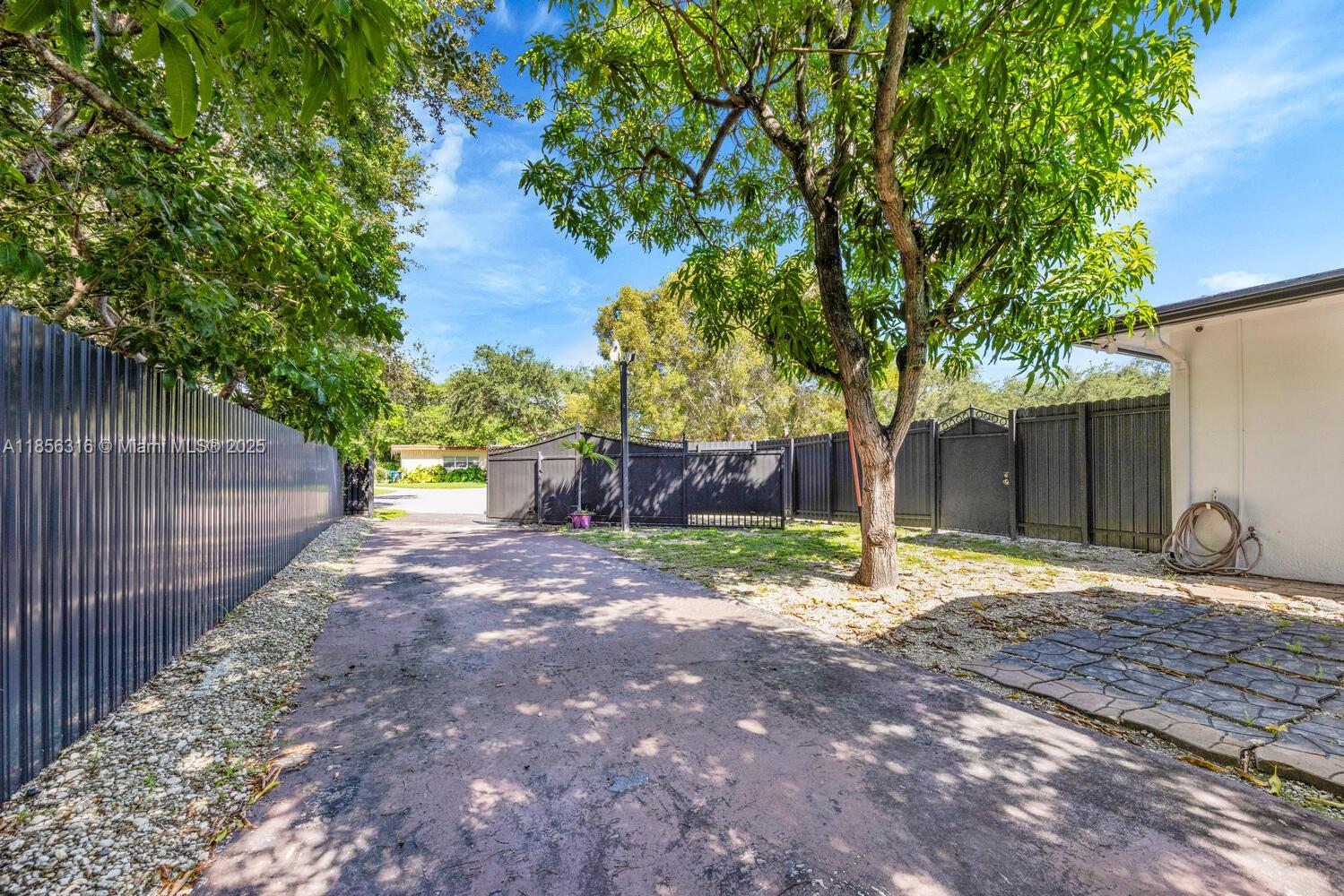 10504 SW 77th Ct