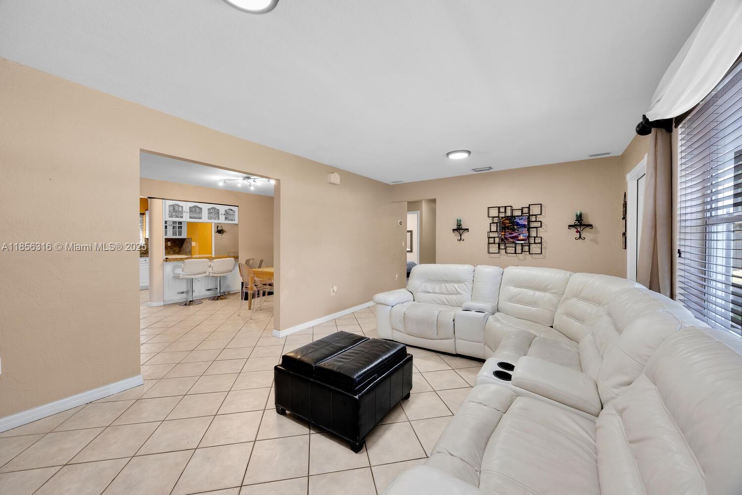 10504 SW 77th Ct