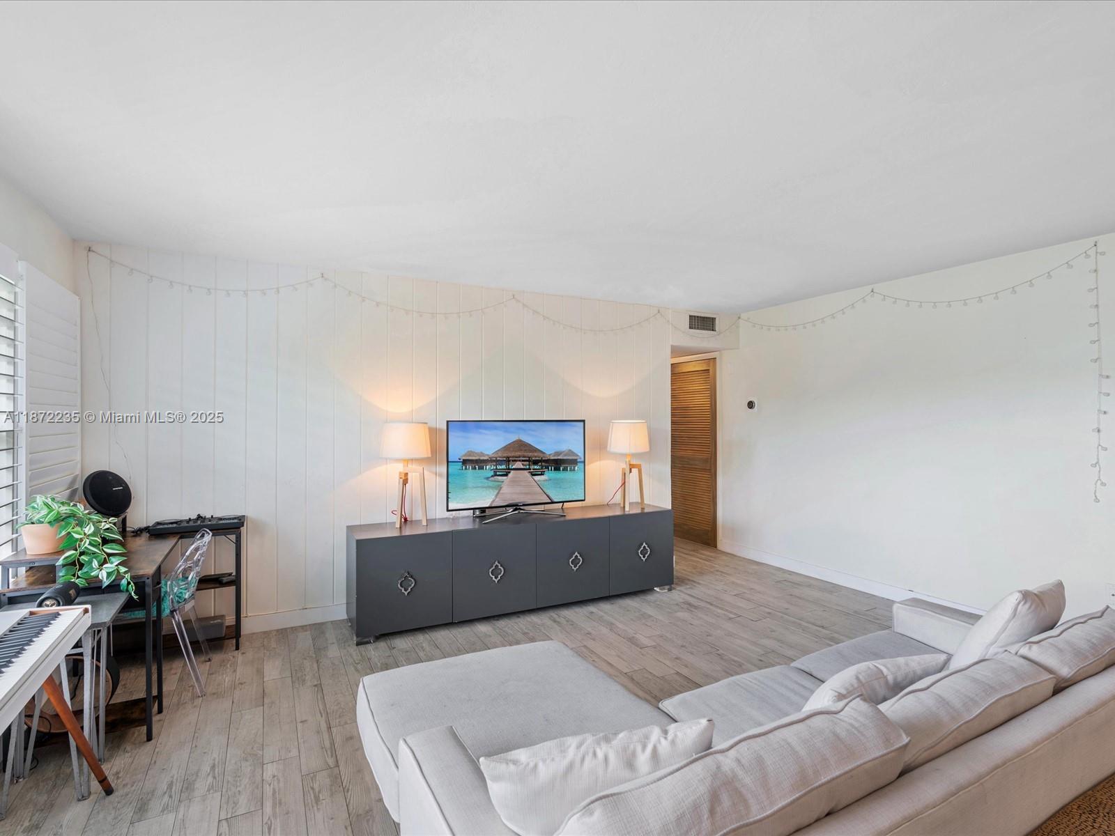 255 Sunrise Dr # 307