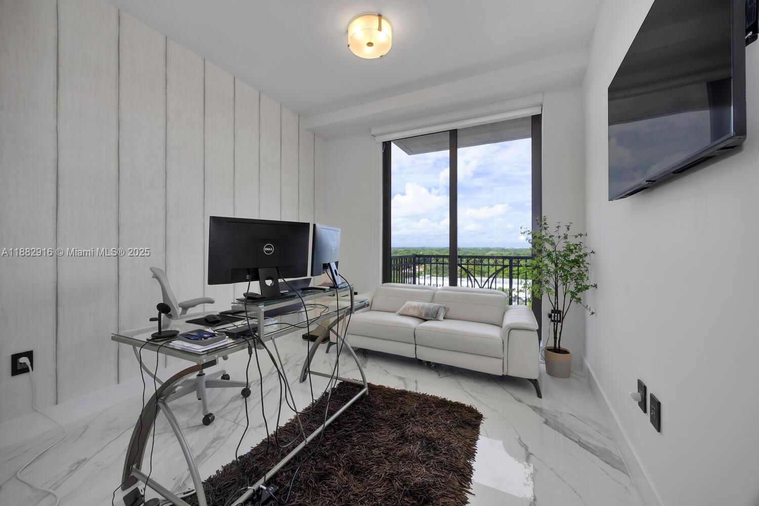301 Altara Ave Unit: LPH914