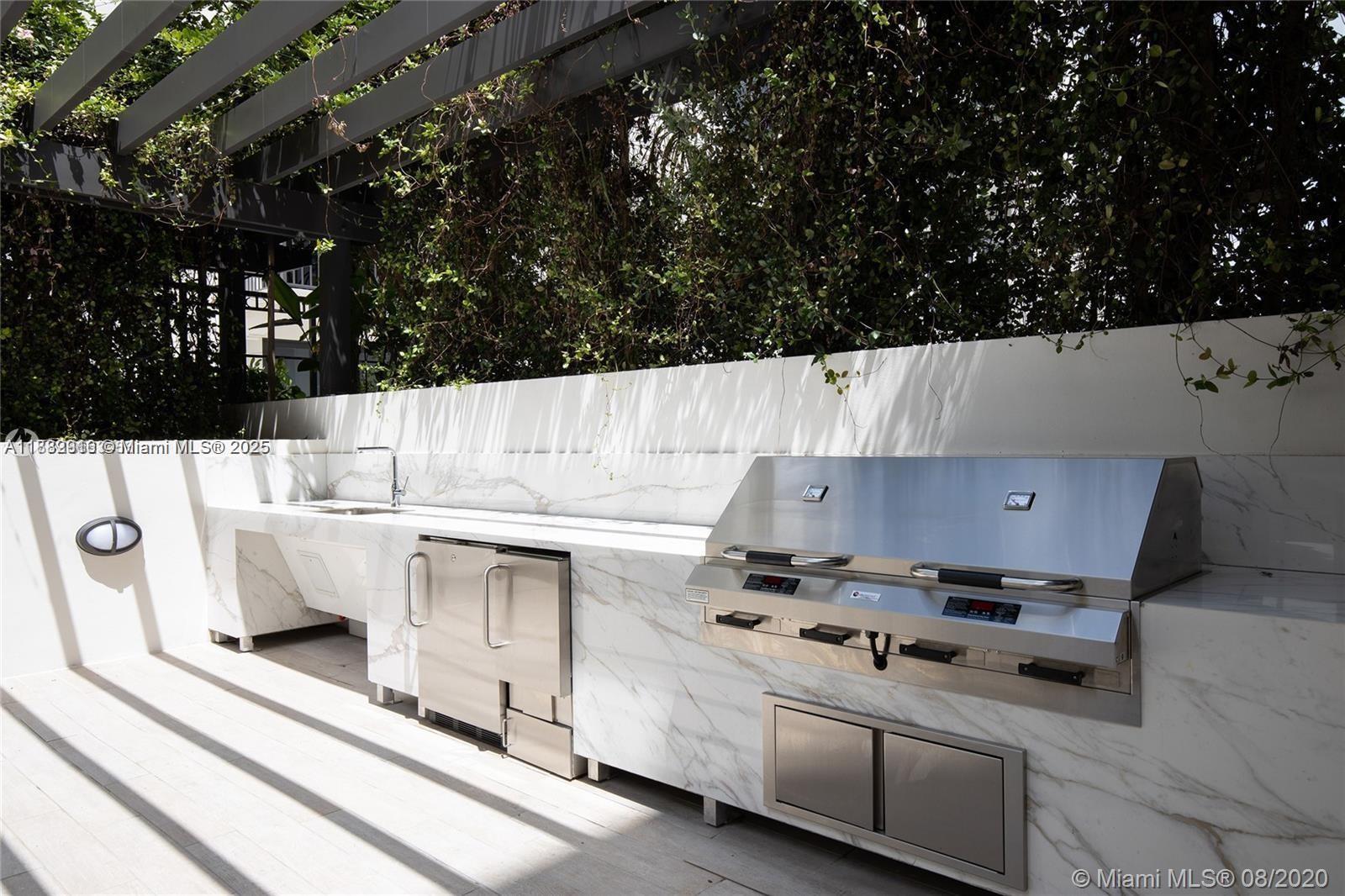 301 Altara Ave Unit: LPH914