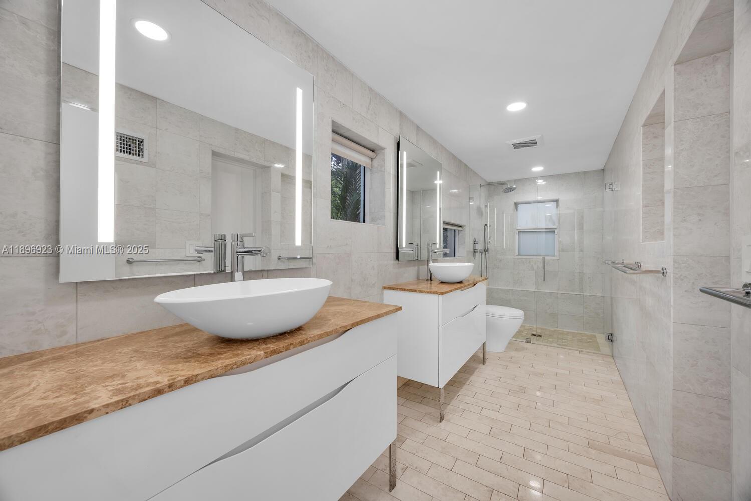 1100 El Rado St, Coral Gables