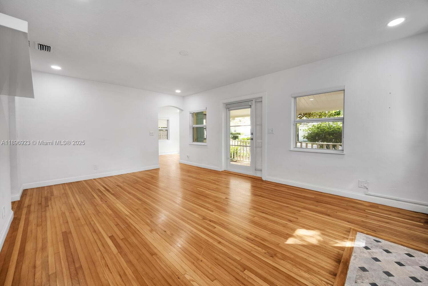 1100 El Rado St, Coral Gables