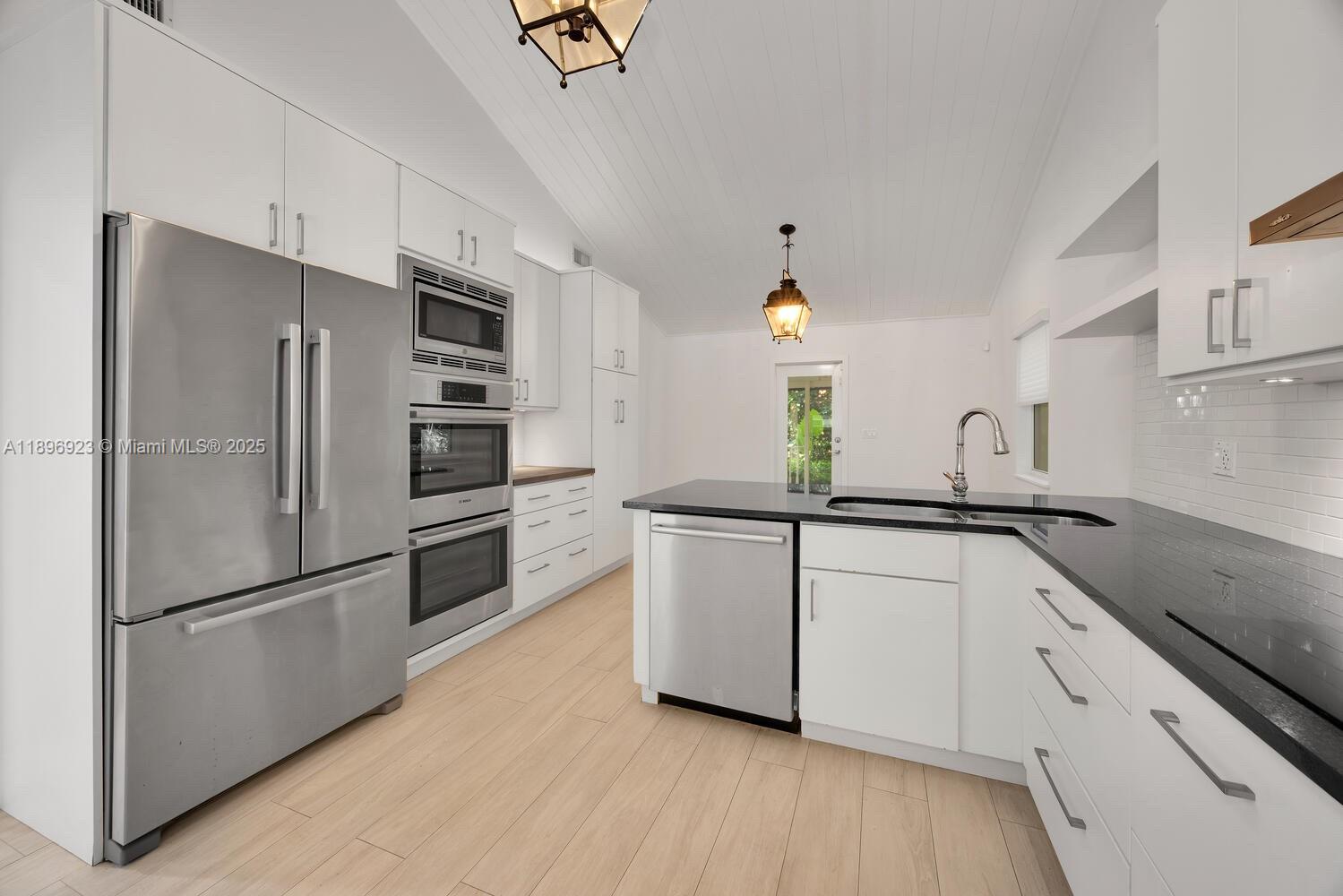 1100 El Rado St, Coral Gables
