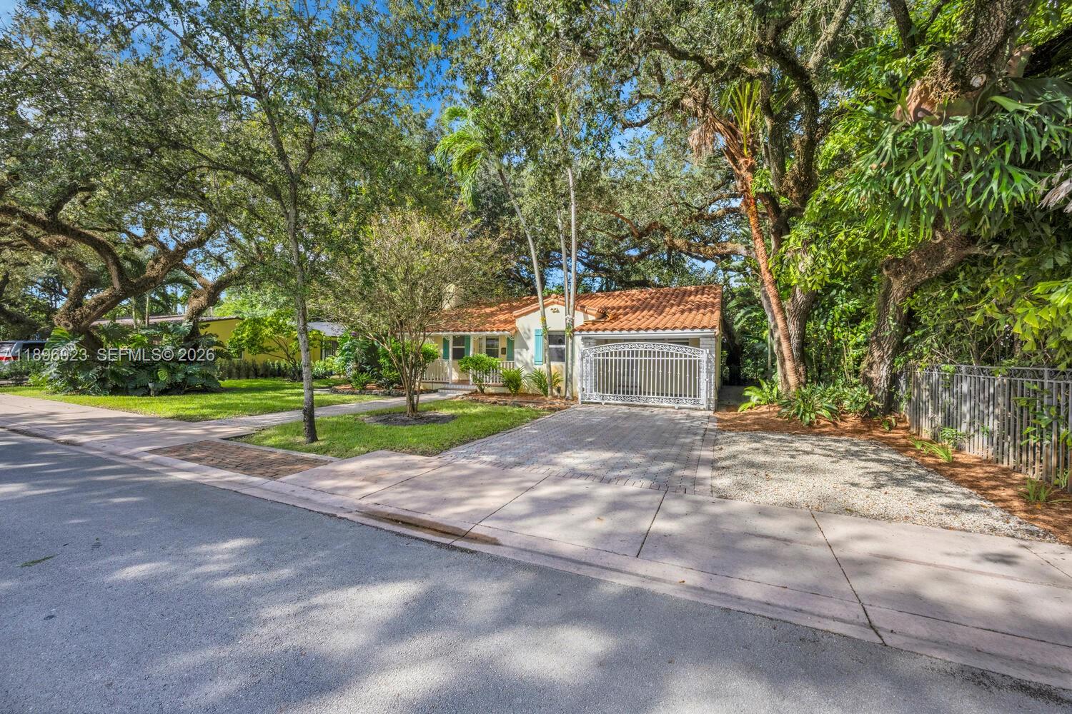 1100 El Rado St, Coral Gables
