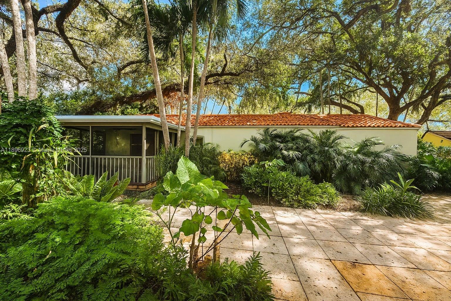 1100 El Rado St, Coral Gables