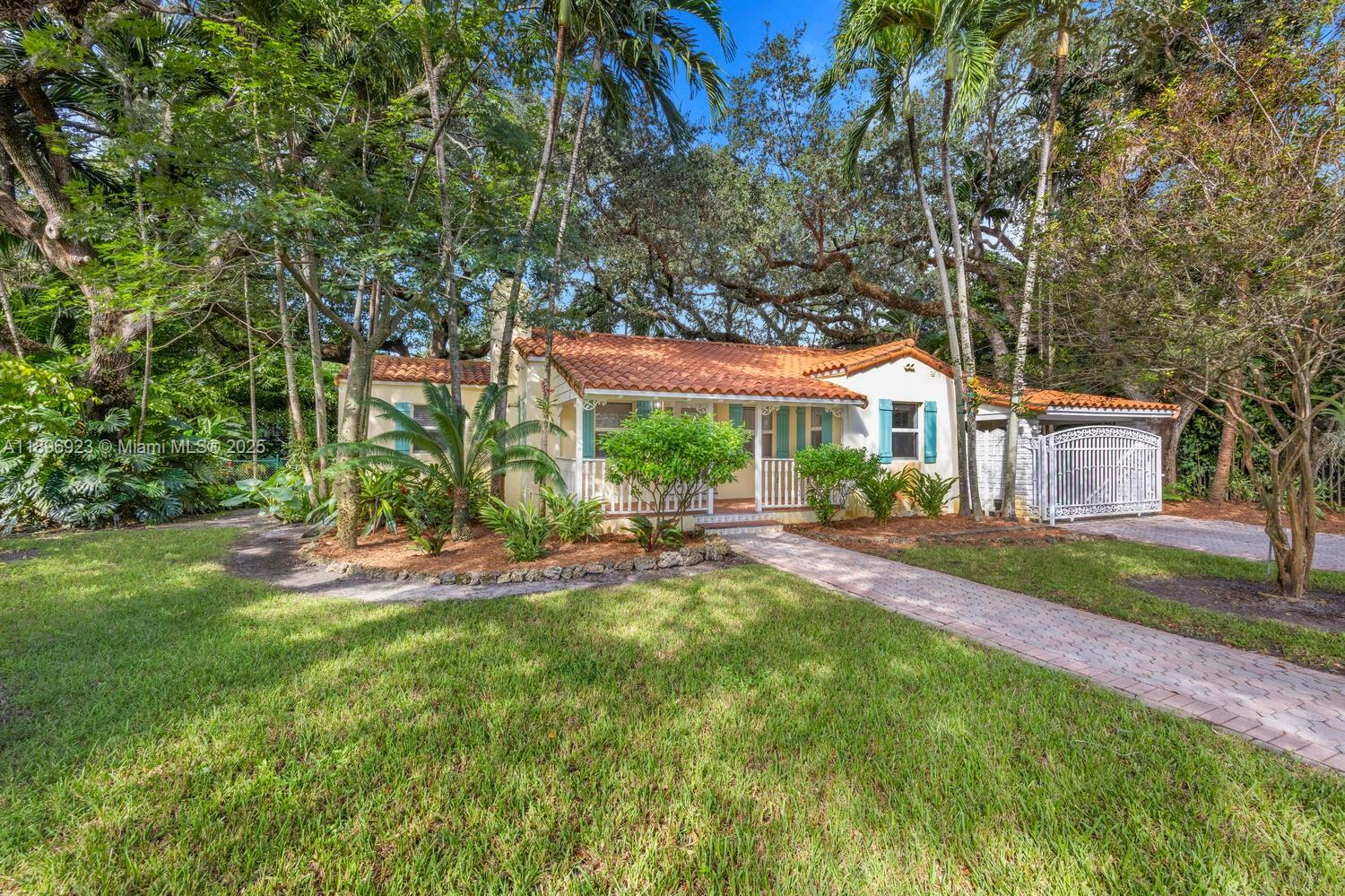 1100 El Rado St, Coral Gables