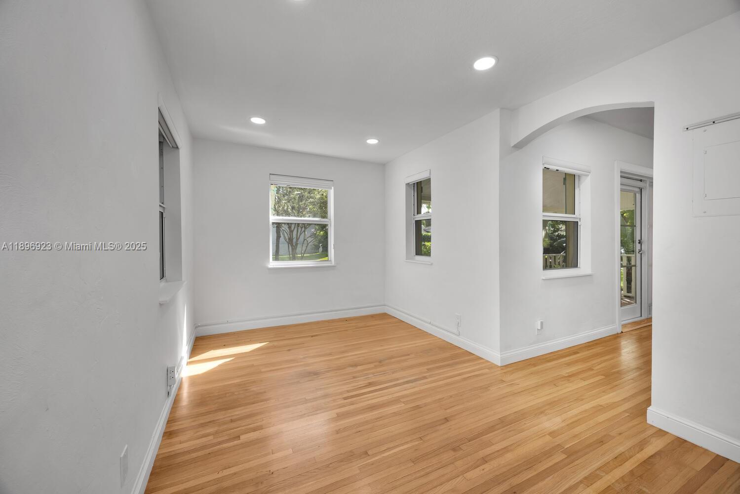 1100 El Rado St, Coral Gables