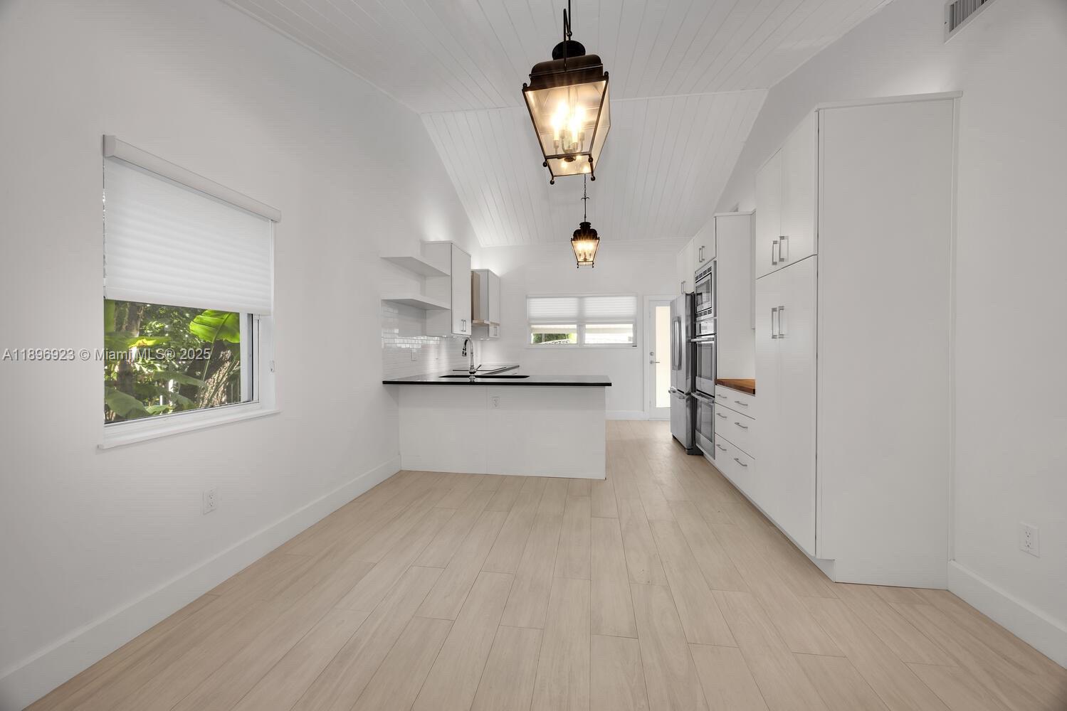 1100 El Rado St, Coral Gables