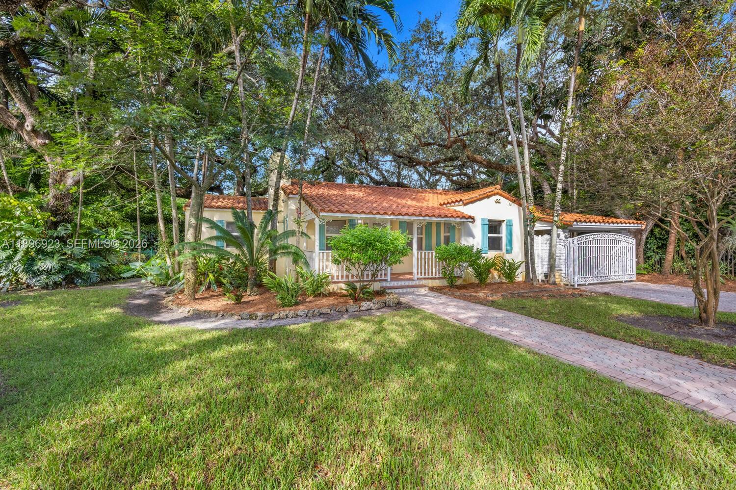 1100 El Rado St, Coral Gables