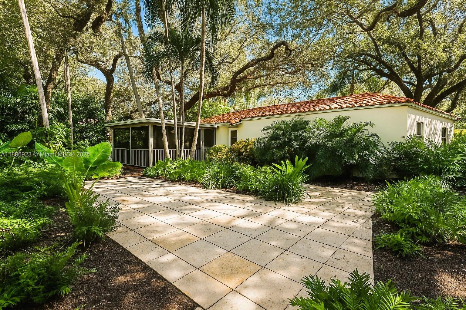 1100 El Rado St, Coral Gables