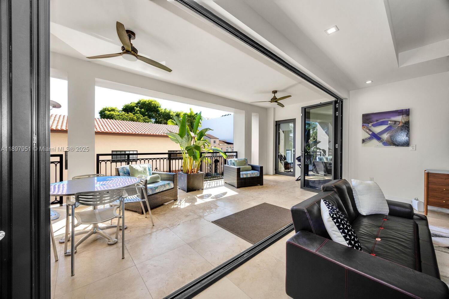 718 Valencia Ave # 207, Coral Gables Unit: 207