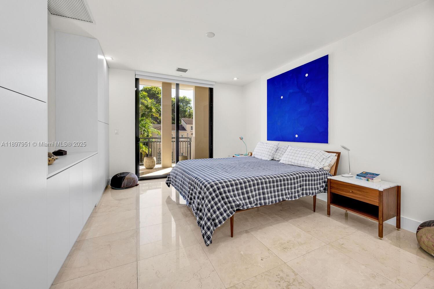 718 Valencia Ave # 207, Coral Gables Unit: 207