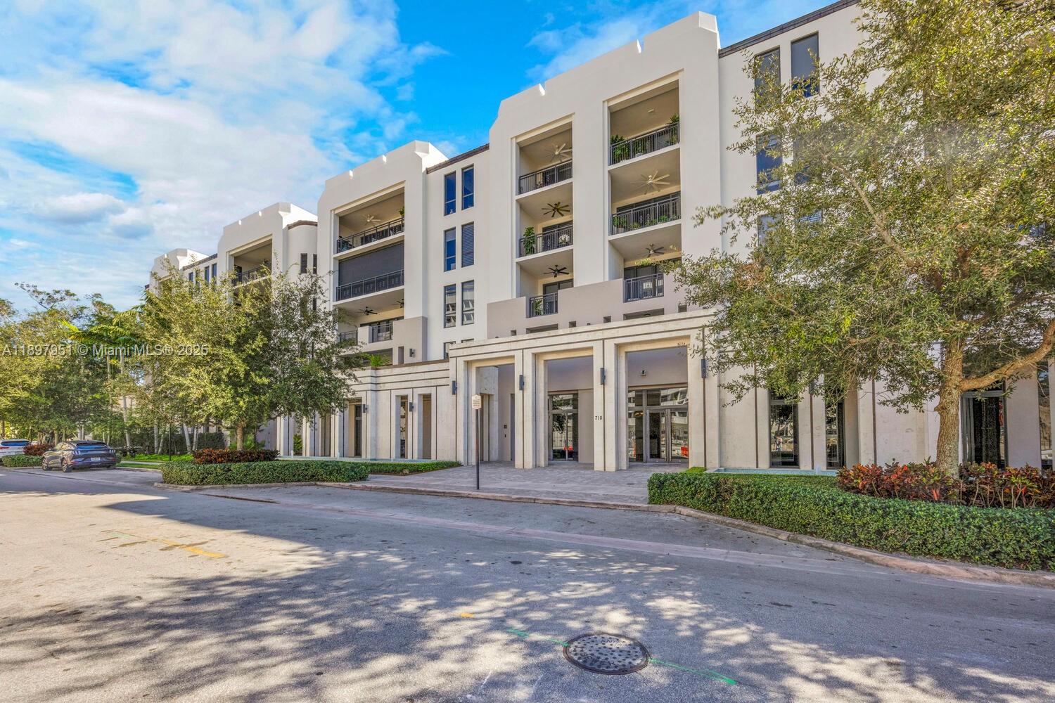 718 Valencia Ave # 207, Coral Gables Unit: 207
