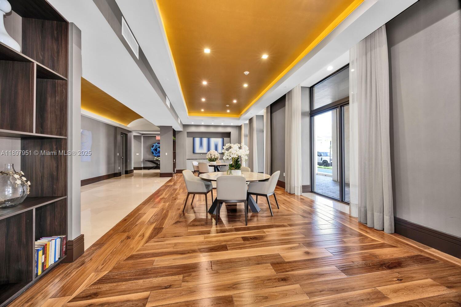 718 Valencia Ave # 207, Coral Gables Unit: 207