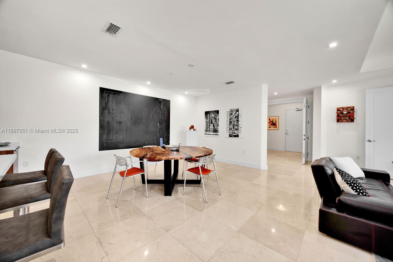 718 Valencia Ave # 207, Coral Gables Unit: 207