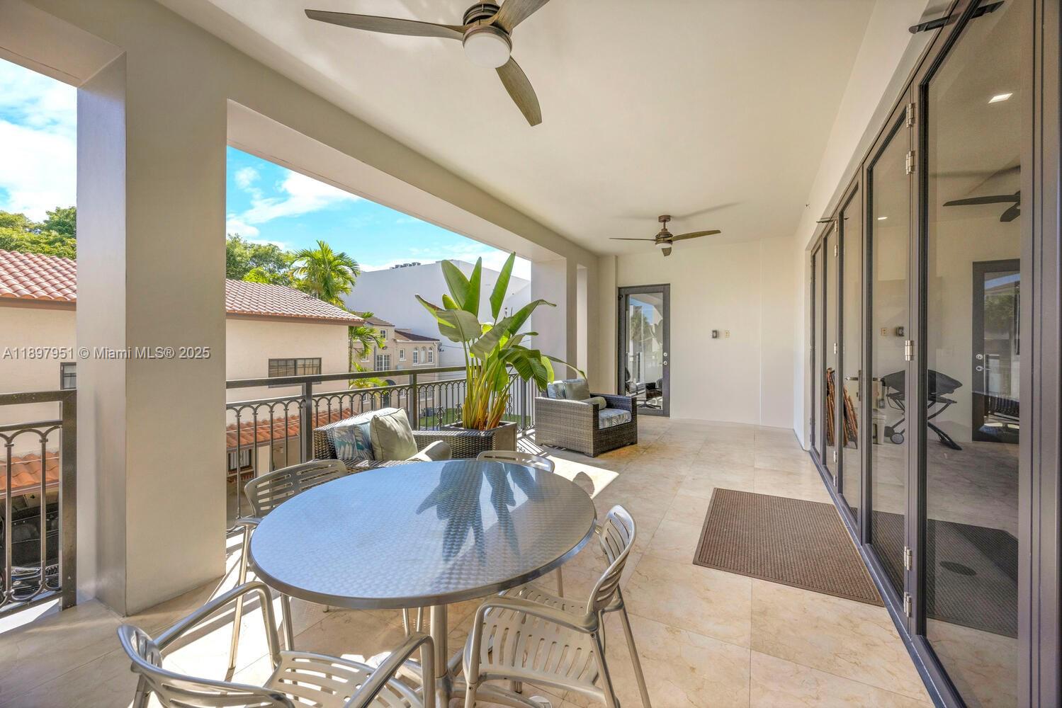 718 Valencia Ave # 207, Coral Gables Unit: 207