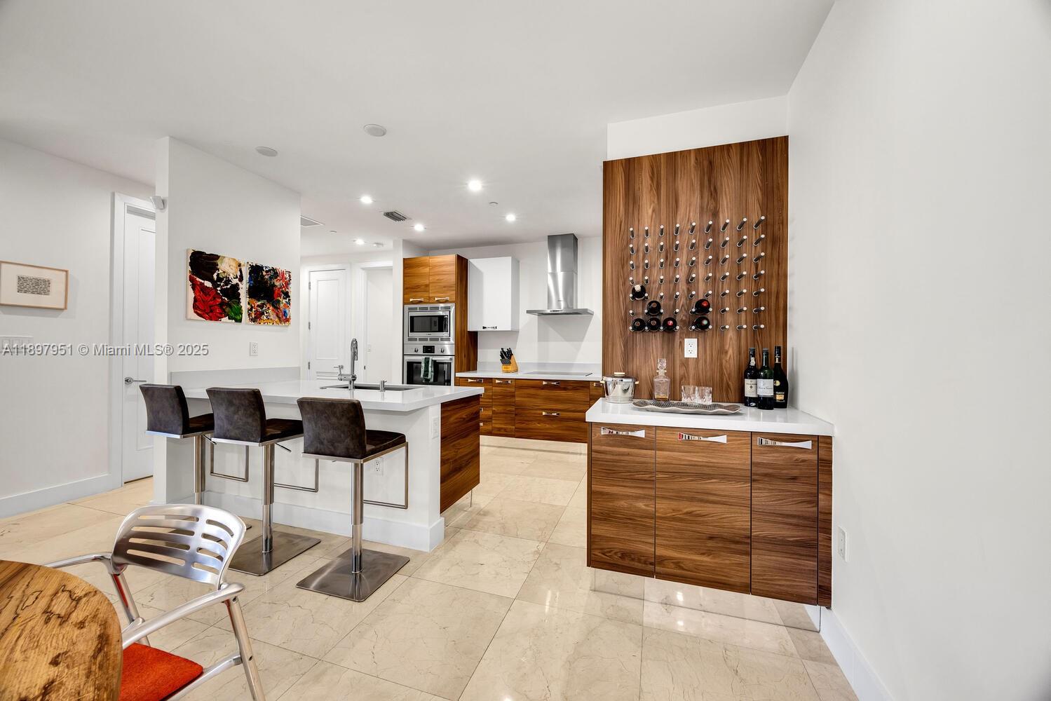 718 Valencia Ave # 207, Coral Gables Unit: 207