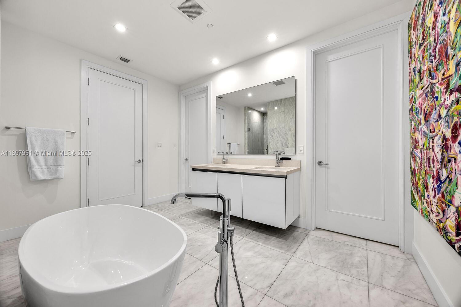 718 Valencia Ave # 207, Coral Gables Unit: 207