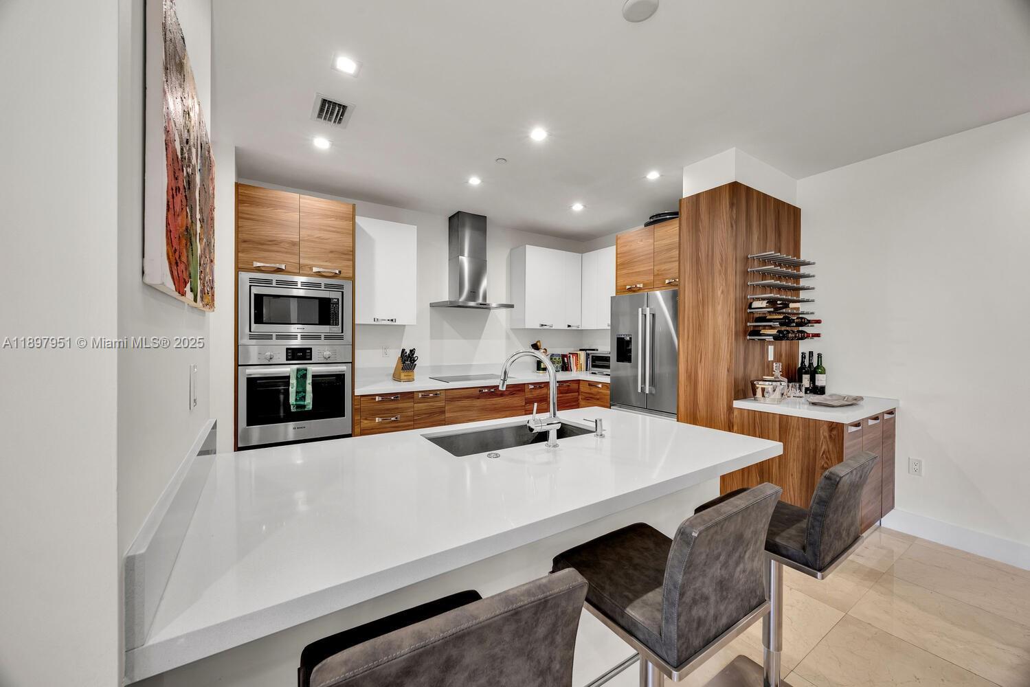 718 Valencia Ave # 207, Coral Gables Unit: 207