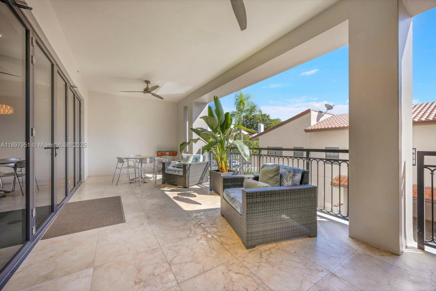 718 Valencia Ave # 207, Coral Gables Unit: 207