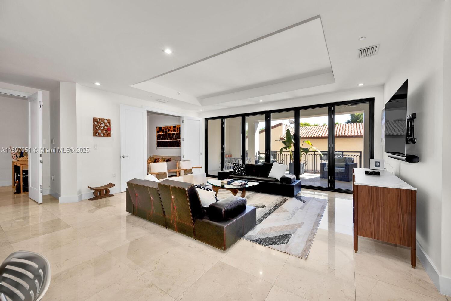 718 Valencia Ave # 207, Coral Gables Unit: 207