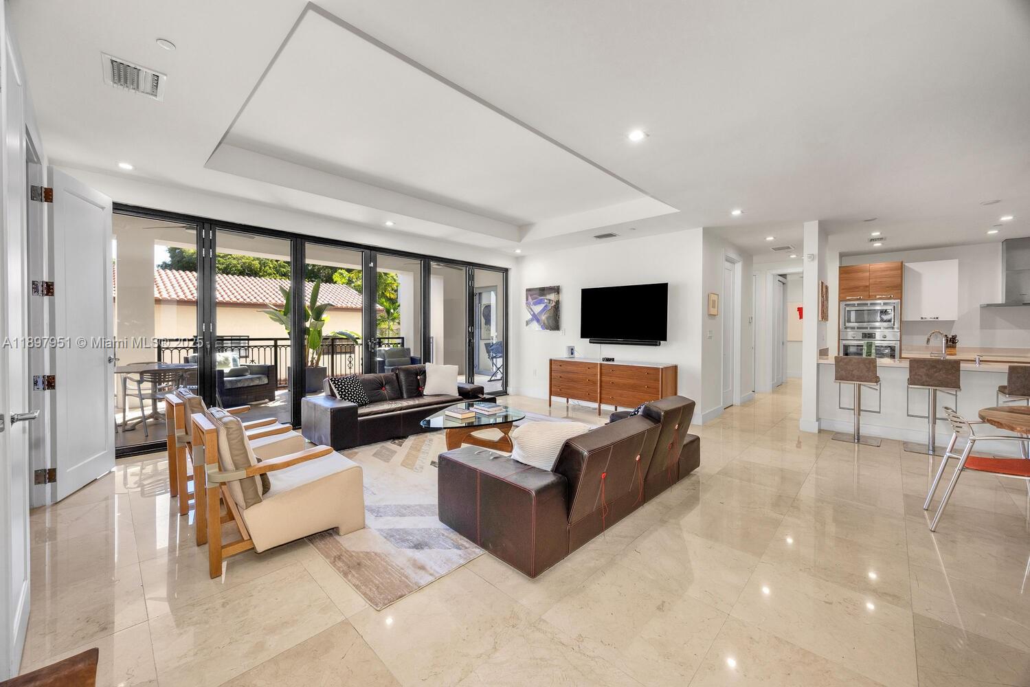 718 Valencia Ave # 207, Coral Gables Unit: 207