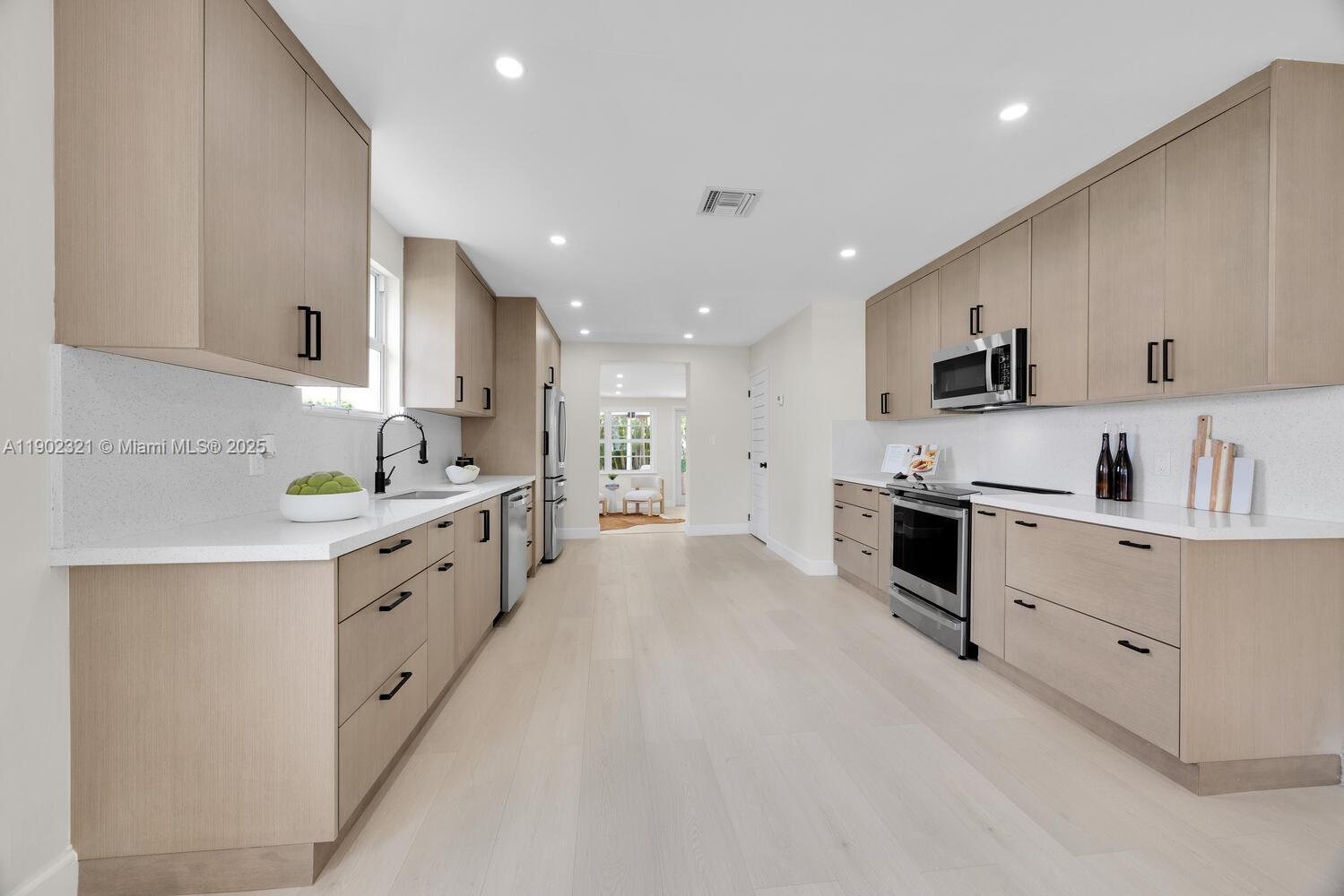 1213 La Mancha Ave, Coral Gables