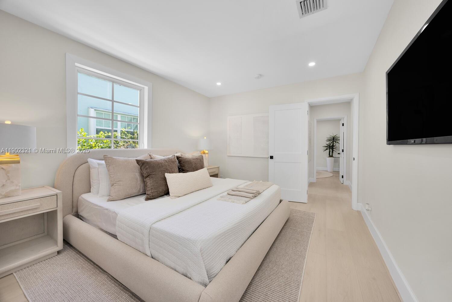 1213 La Mancha Ave, Coral Gables