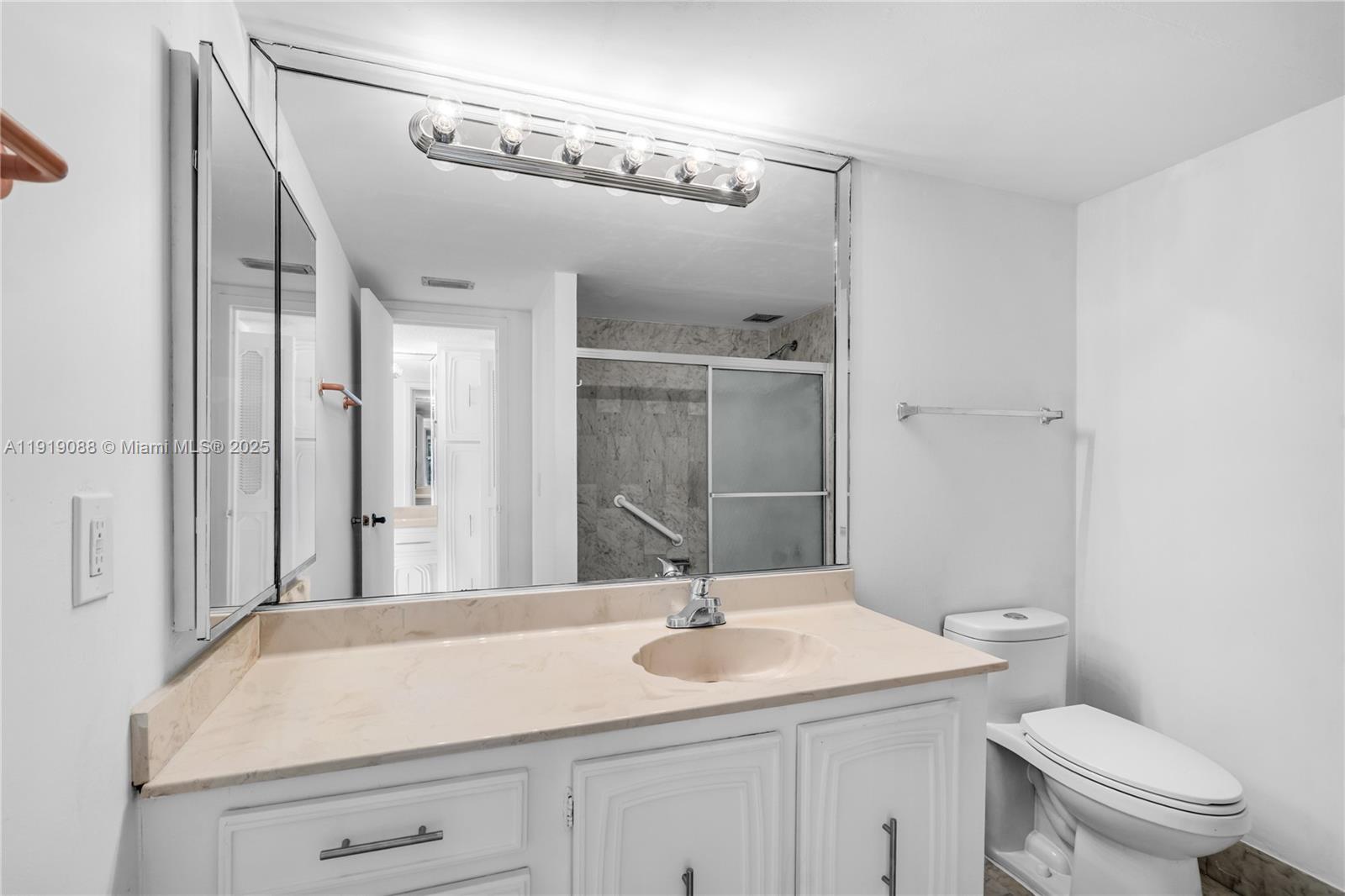 1420 Brickell Bay Dr # 608B