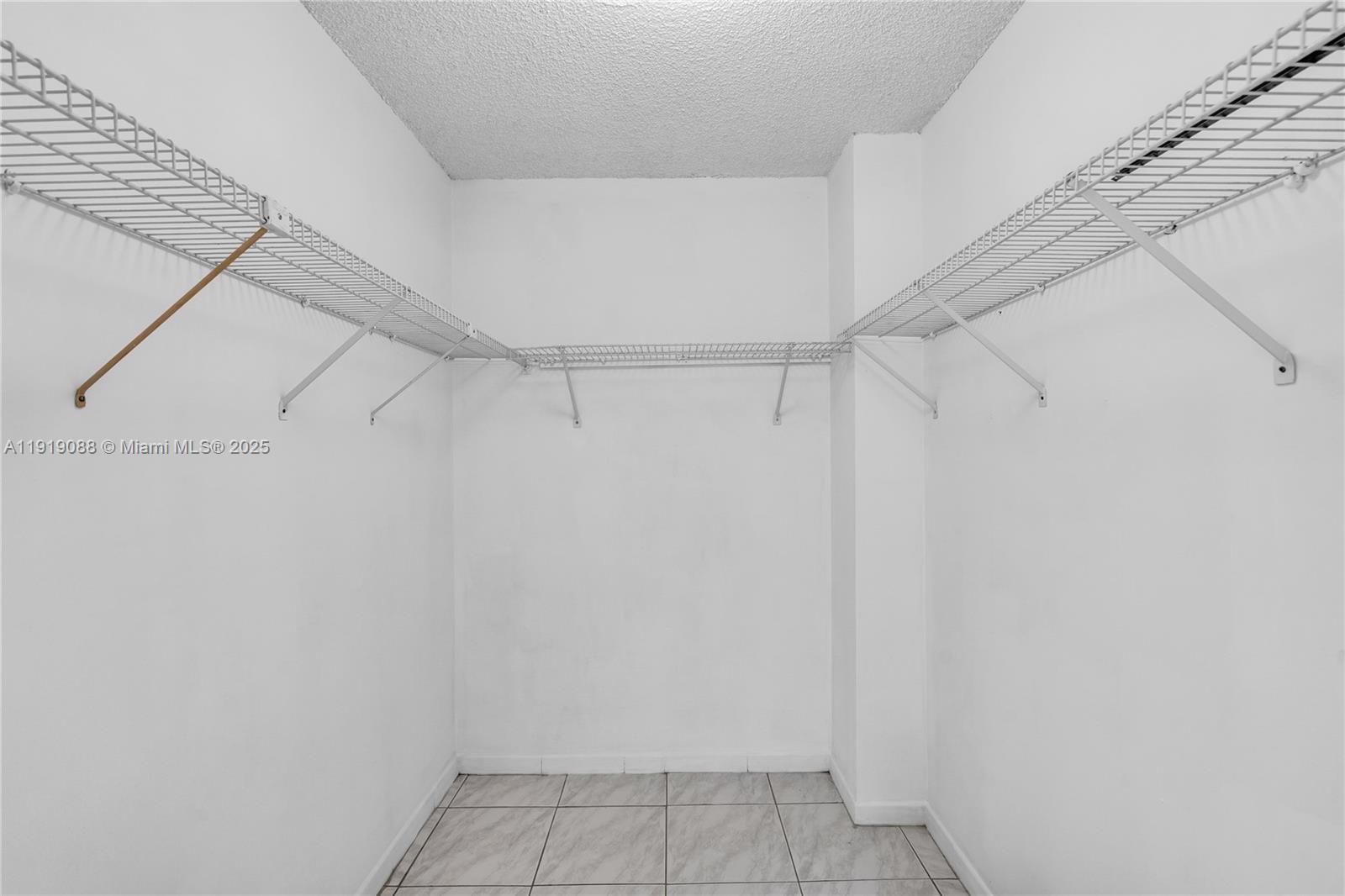 1420 Brickell Bay Dr # 608B