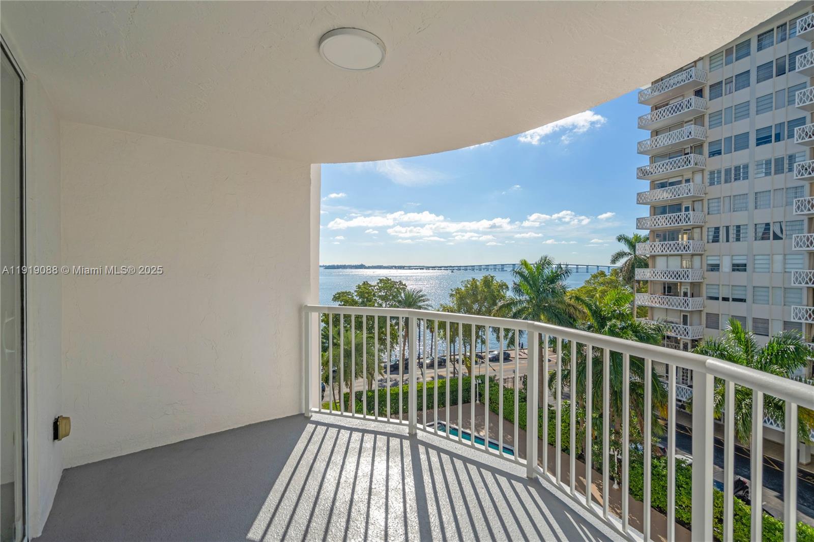 1420 Brickell Bay Dr # 608B