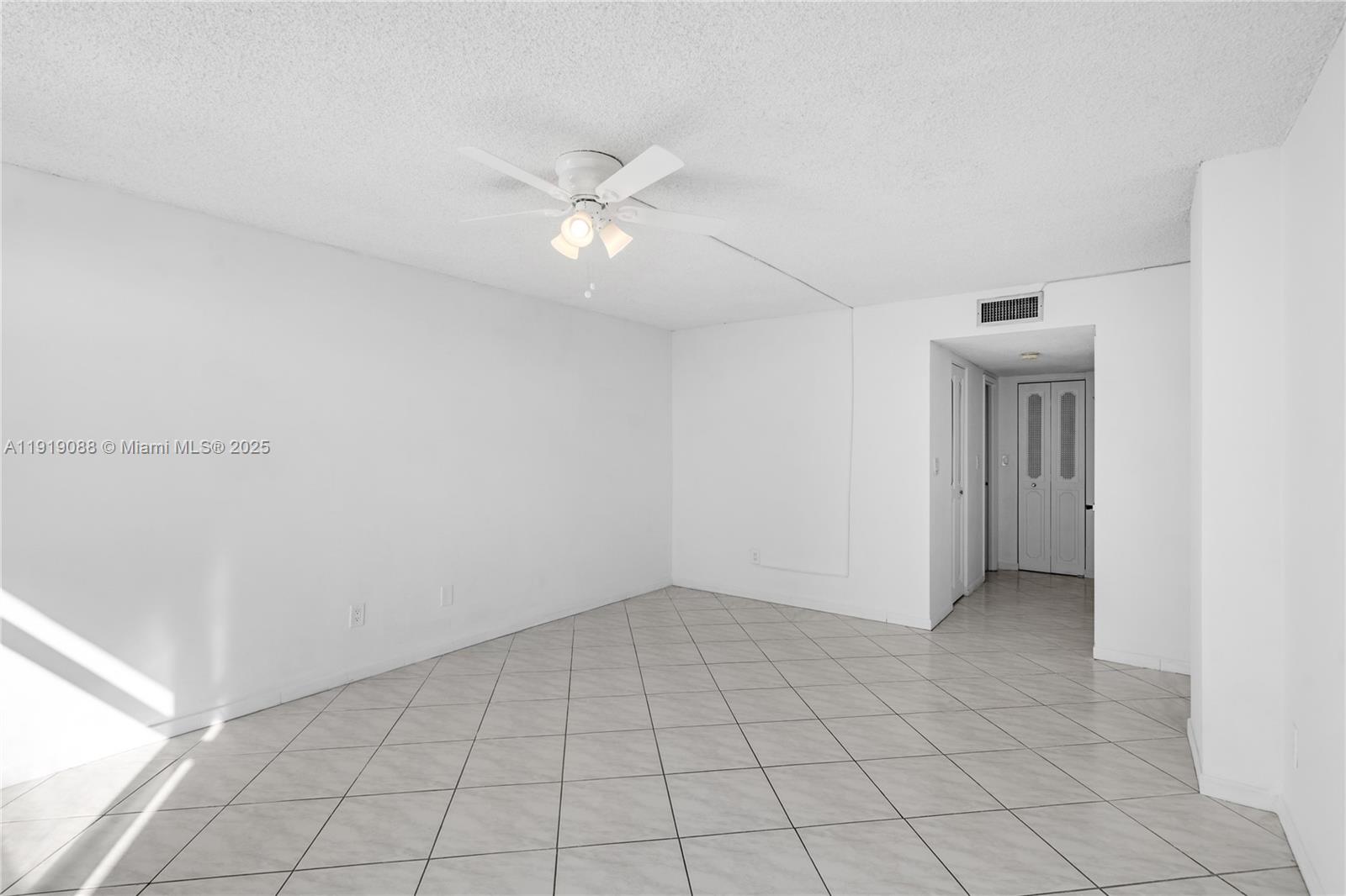 1420 Brickell Bay Dr # 608B