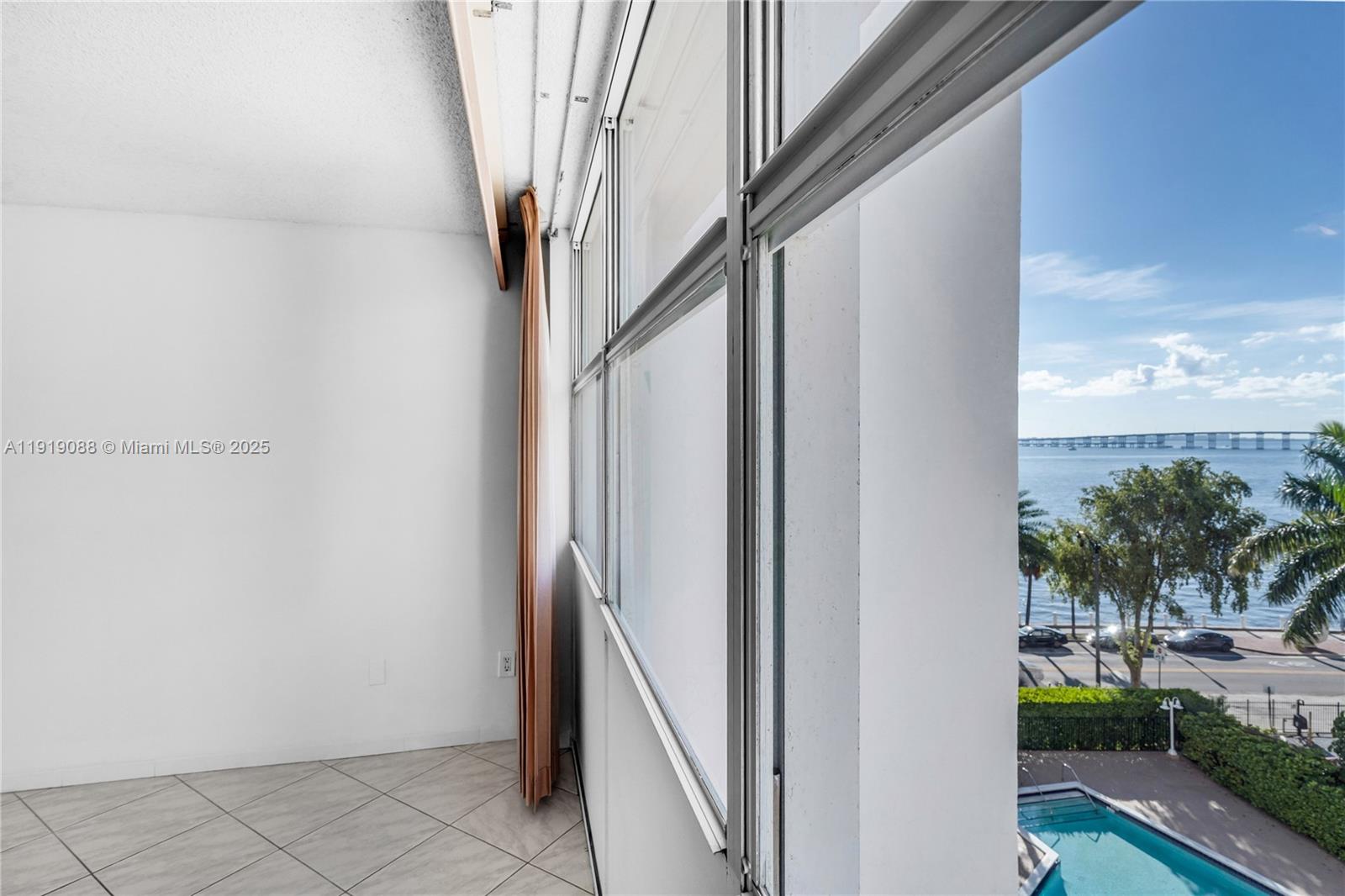 1420 Brickell Bay Dr # 608B