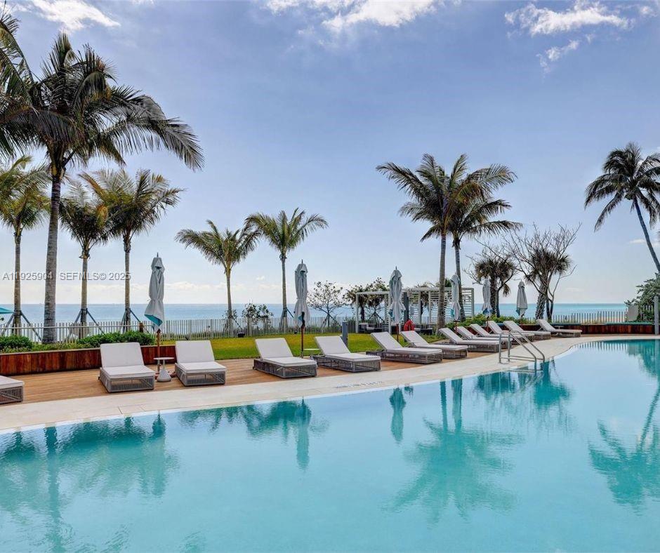 15701 Collins Ave # 3701