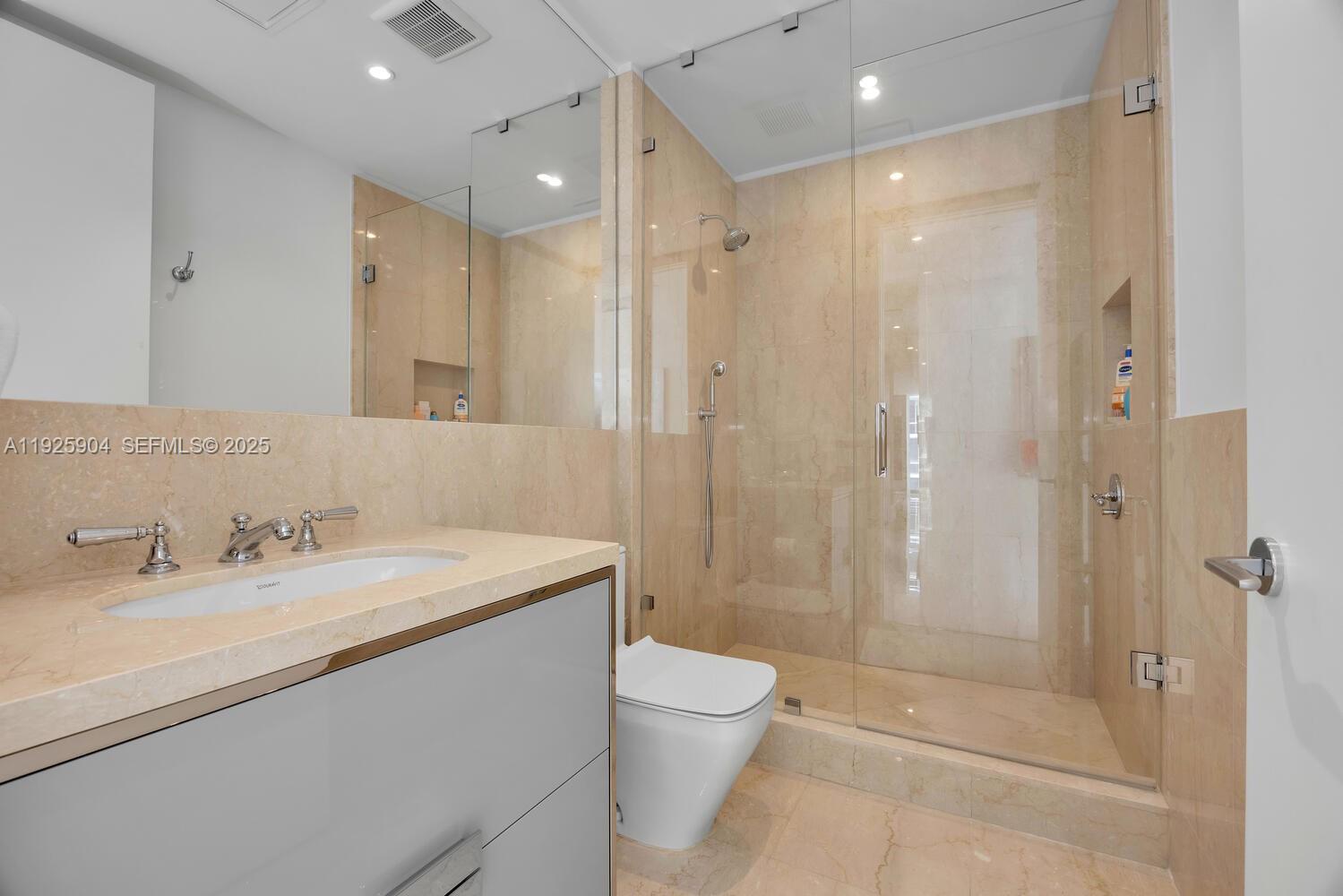 15701 Collins Ave # 3701