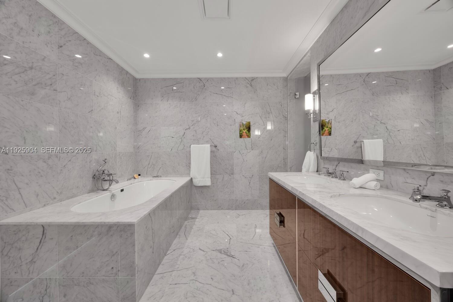 15701 Collins Ave # 3701