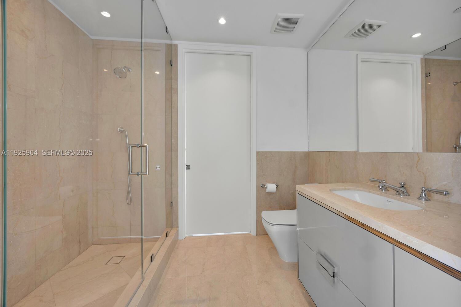 15701 Collins Ave # 3701