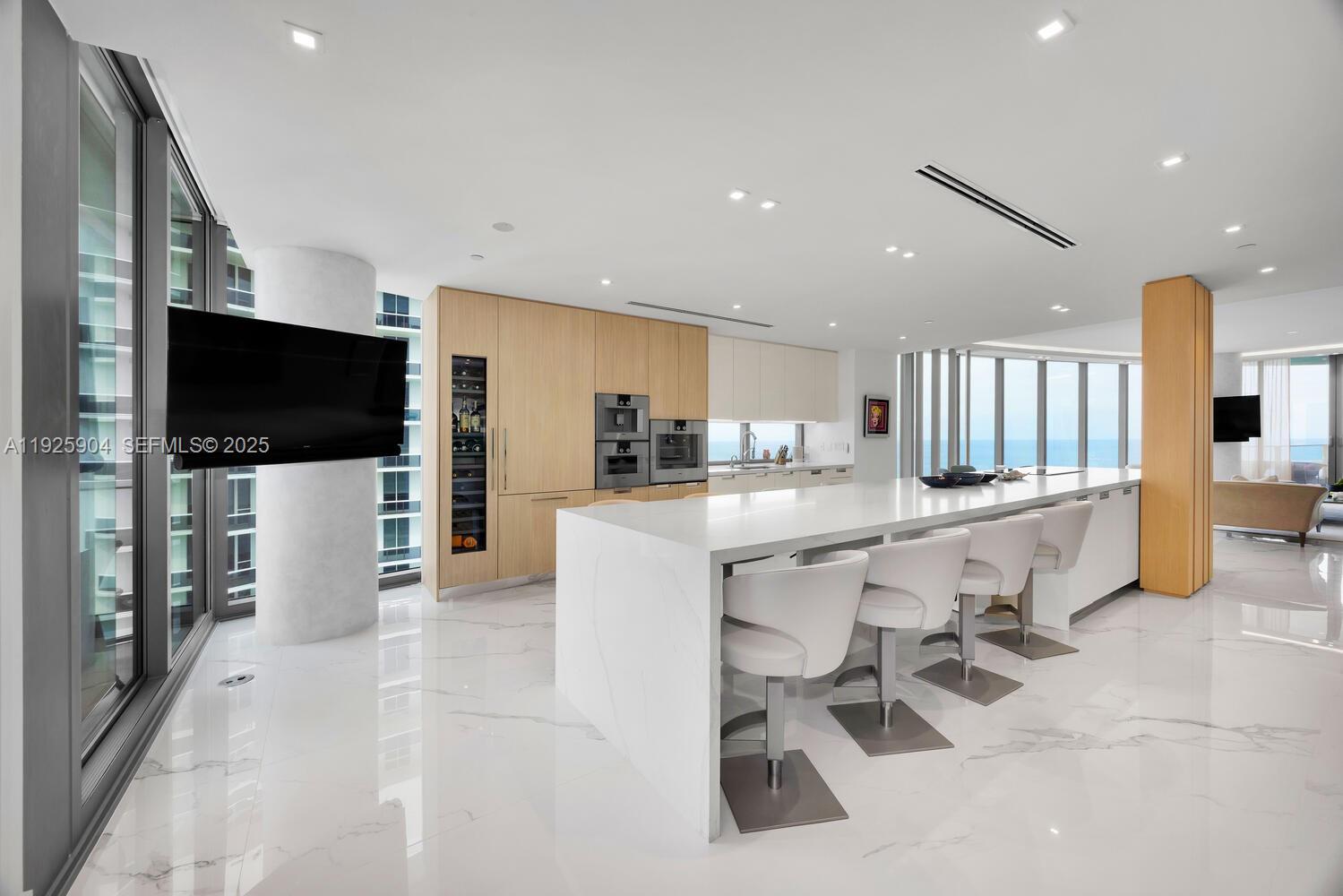 15701 Collins Ave # 3701