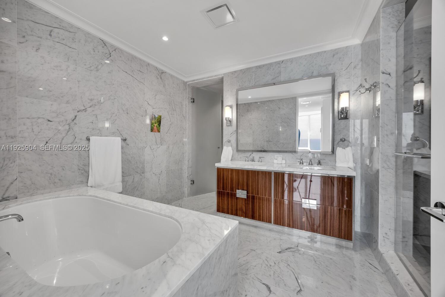 15701 Collins Ave # 3701